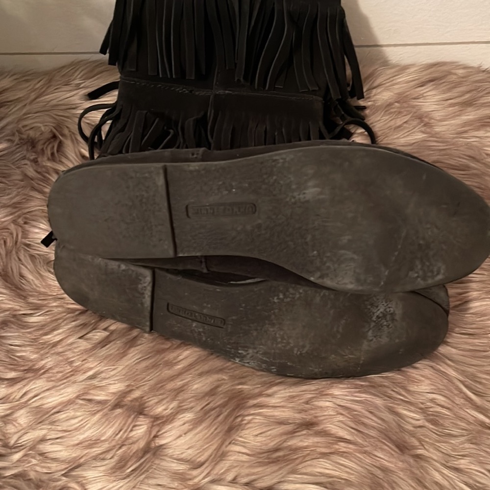 Minnetonka 3 Layer Fringe Boot Black Suede Size 10 - image 5